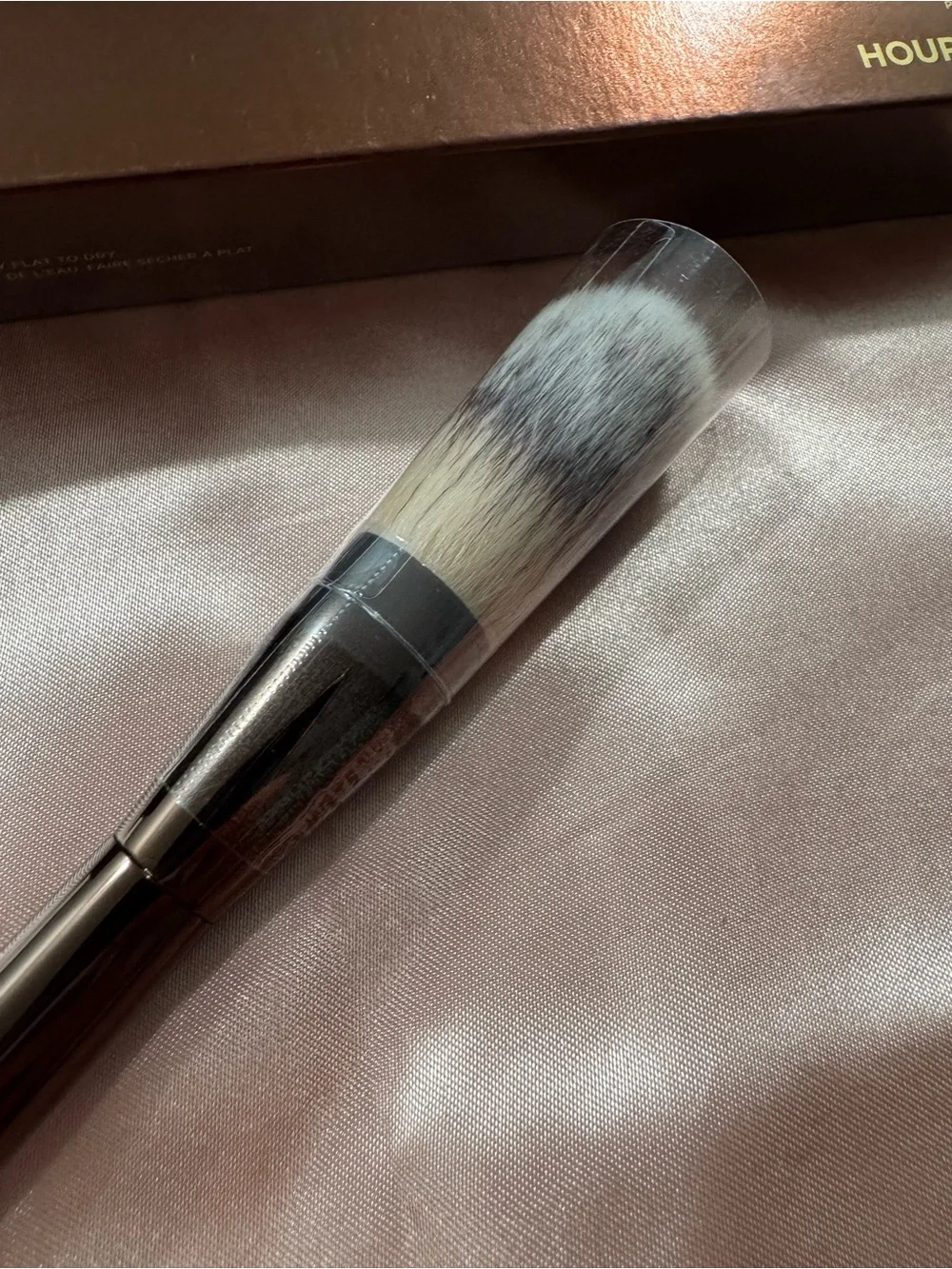 Hourglass Veil Powder Brush